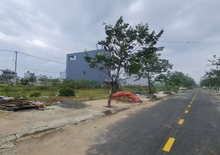 Bán đất vị trí đẹp khu đầm sen B2.140 lô 109 