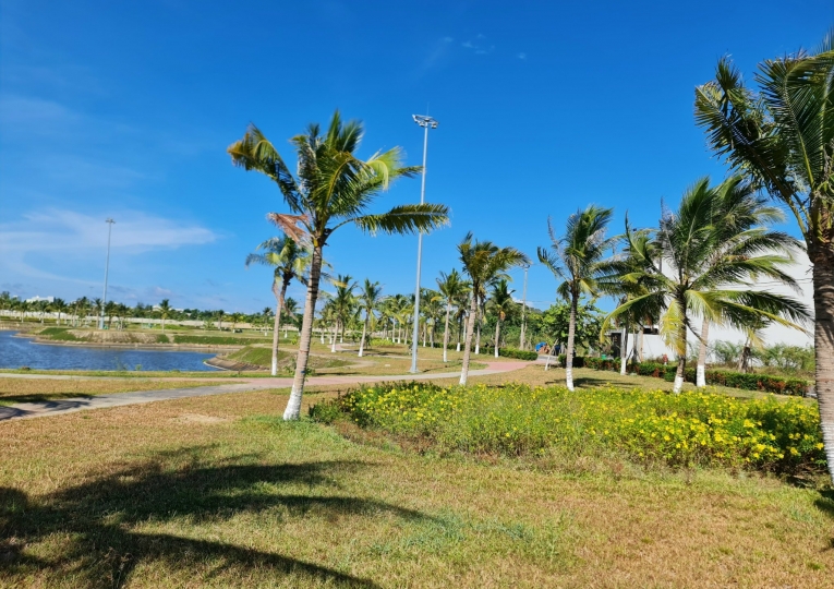 Lô góc 2 mặt tiền view hồ sen siêu đẹp tại Nam Hòa Xuân